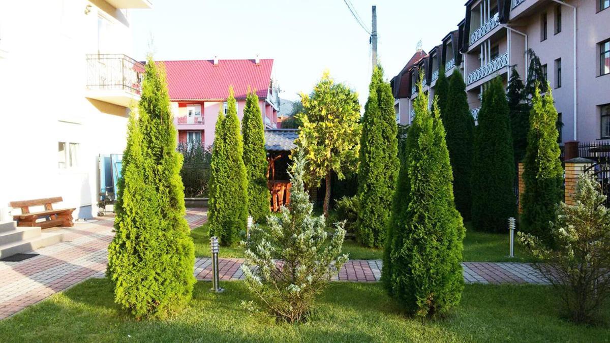 Edelweiss Hotel Polyana  Buitenkant foto