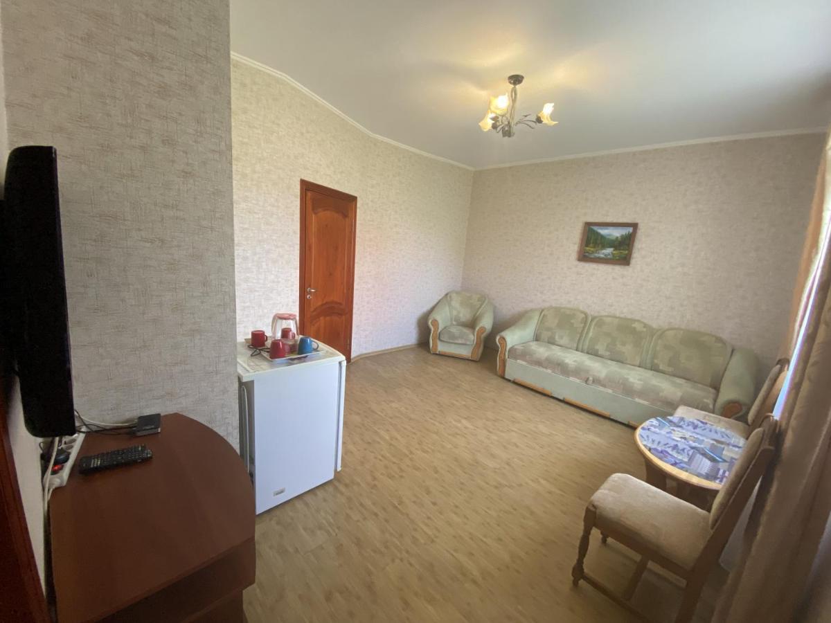 Edelweiss Hotel Polyana  Buitenkant foto