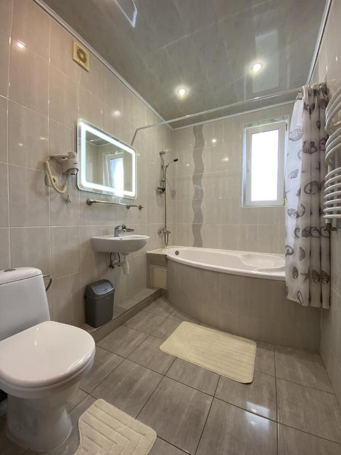 Edelweiss Hotel Polyana  Buitenkant foto