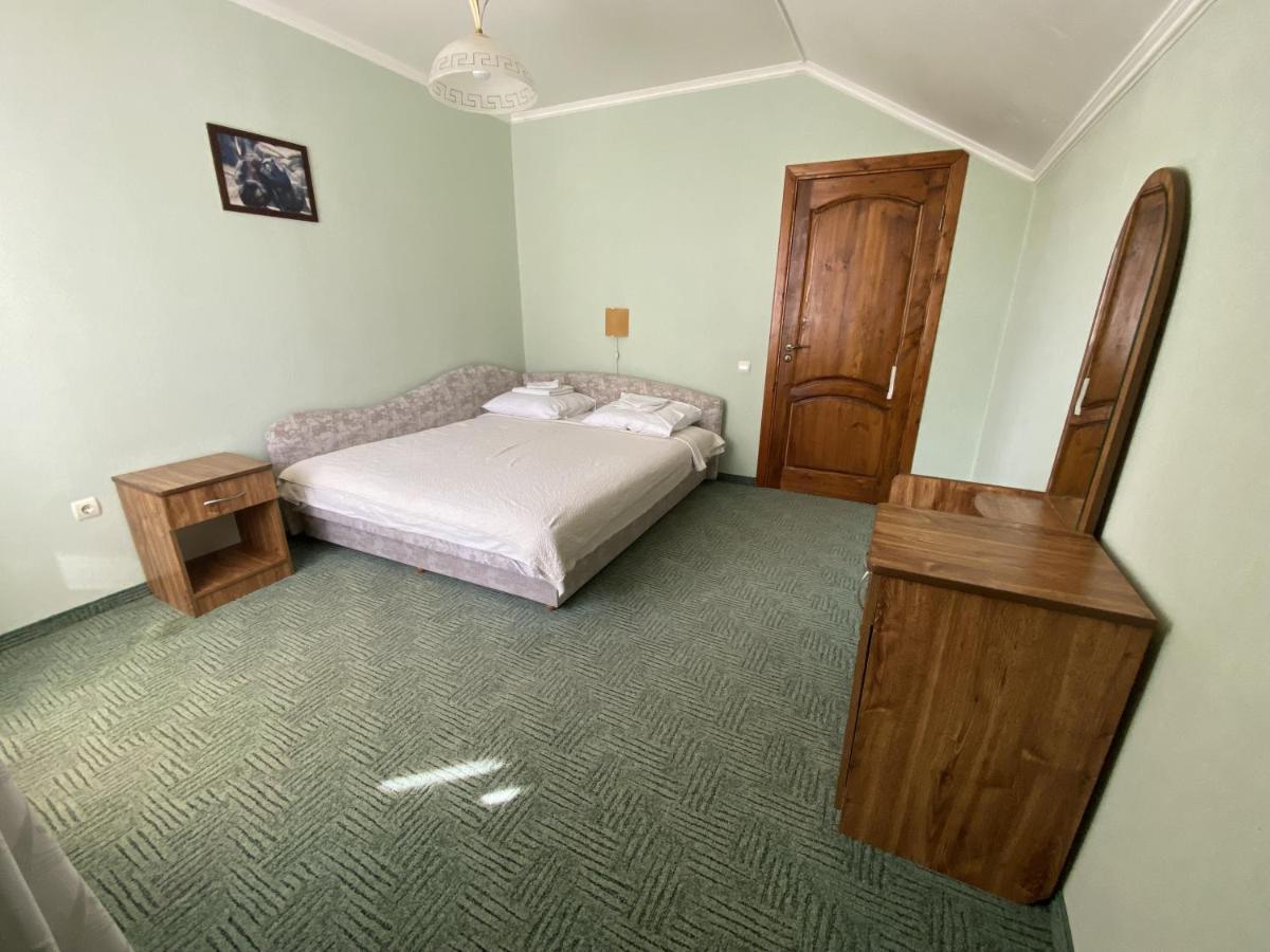 Edelweiss Hotel Polyana  Buitenkant foto